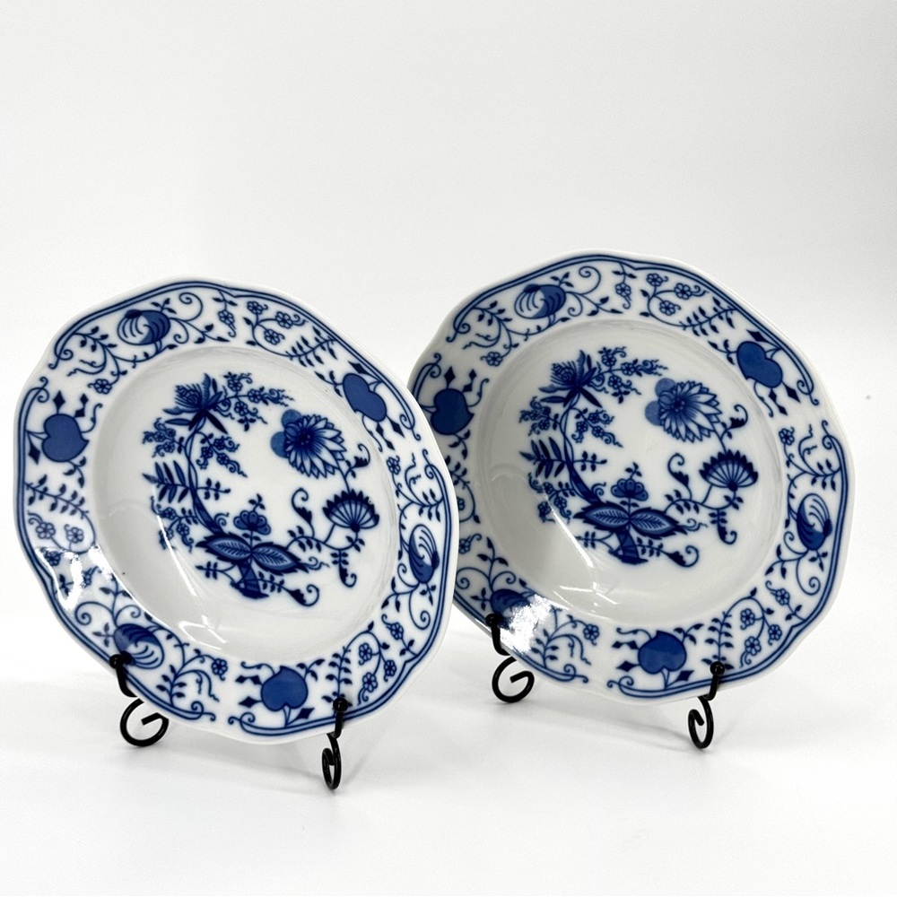 VTG Bohemia Czech Blue Onion (2) 8.5” Coupe Bowls - Picture 2 of 10